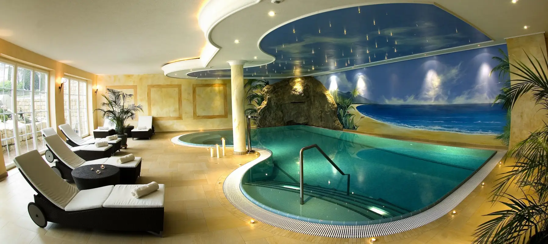 Piscine intérieure chauffée spa Domaine la Forêt Remich